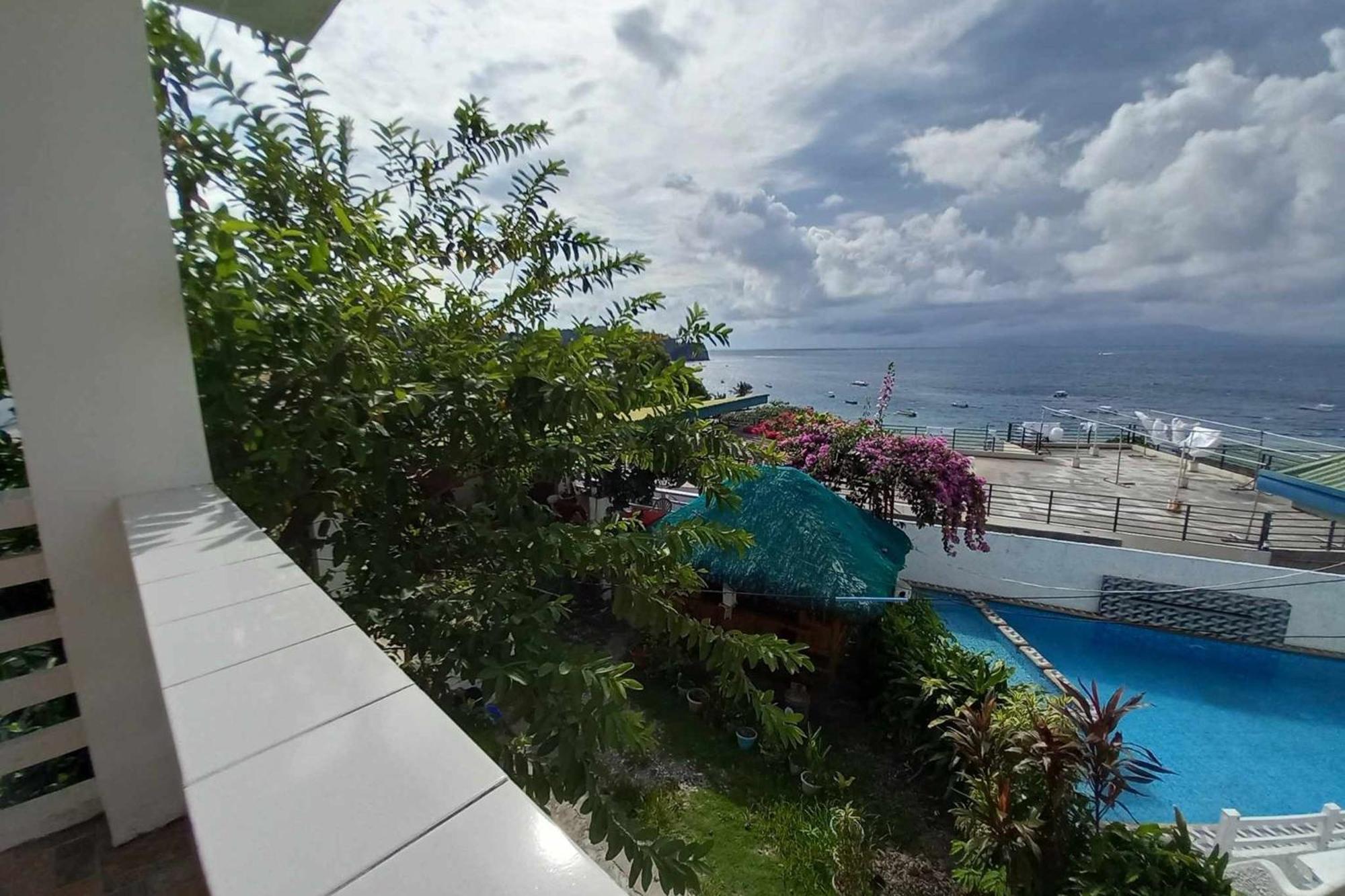 Bellevue Resort Puerto Galera Exterior foto