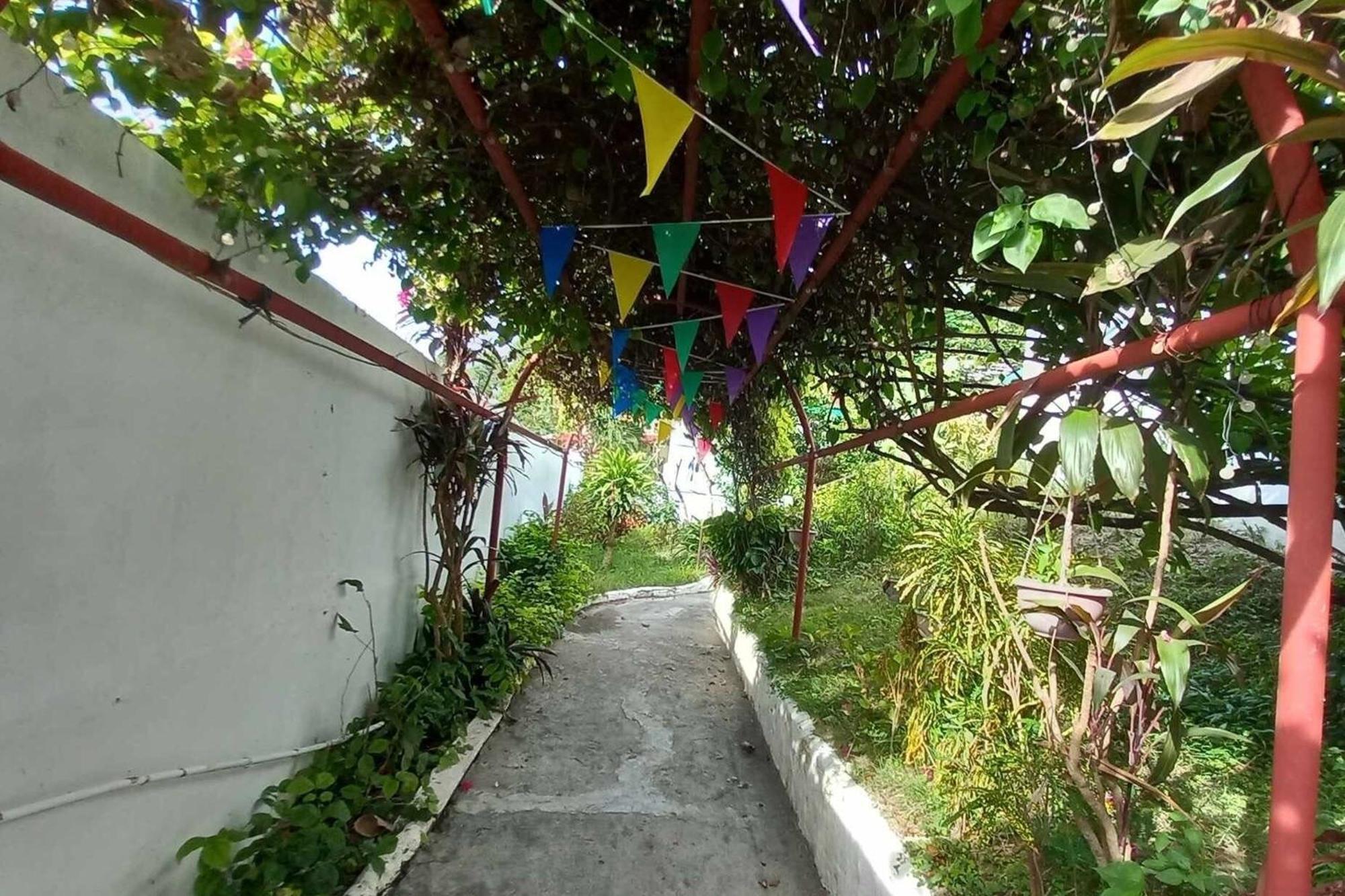 Bellevue Resort Puerto Galera Exterior foto